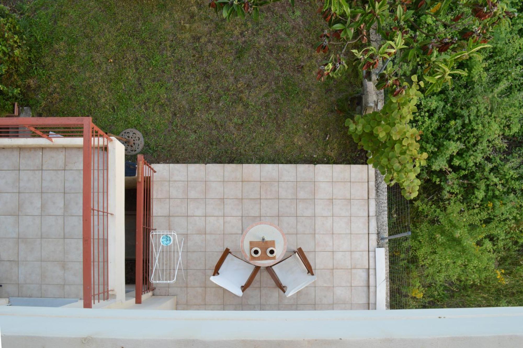 Sunny Retreat With A Garden Terrace Private Room Giannina Esterno foto